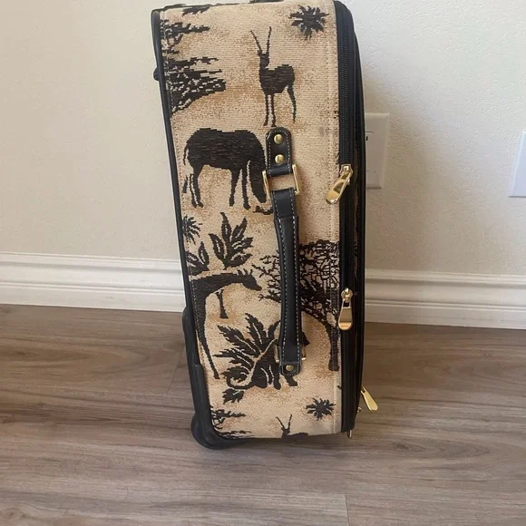 Louis Vuitton Suitcase - Picture 4 of 10